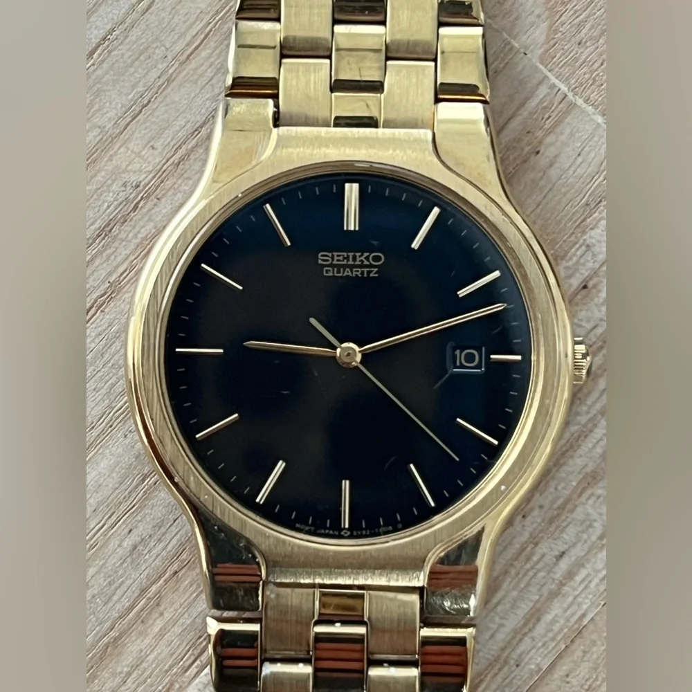 Seiko Rare Vintage Men’s Watch Gold-Tone Weave Bracelet Black Dial Date